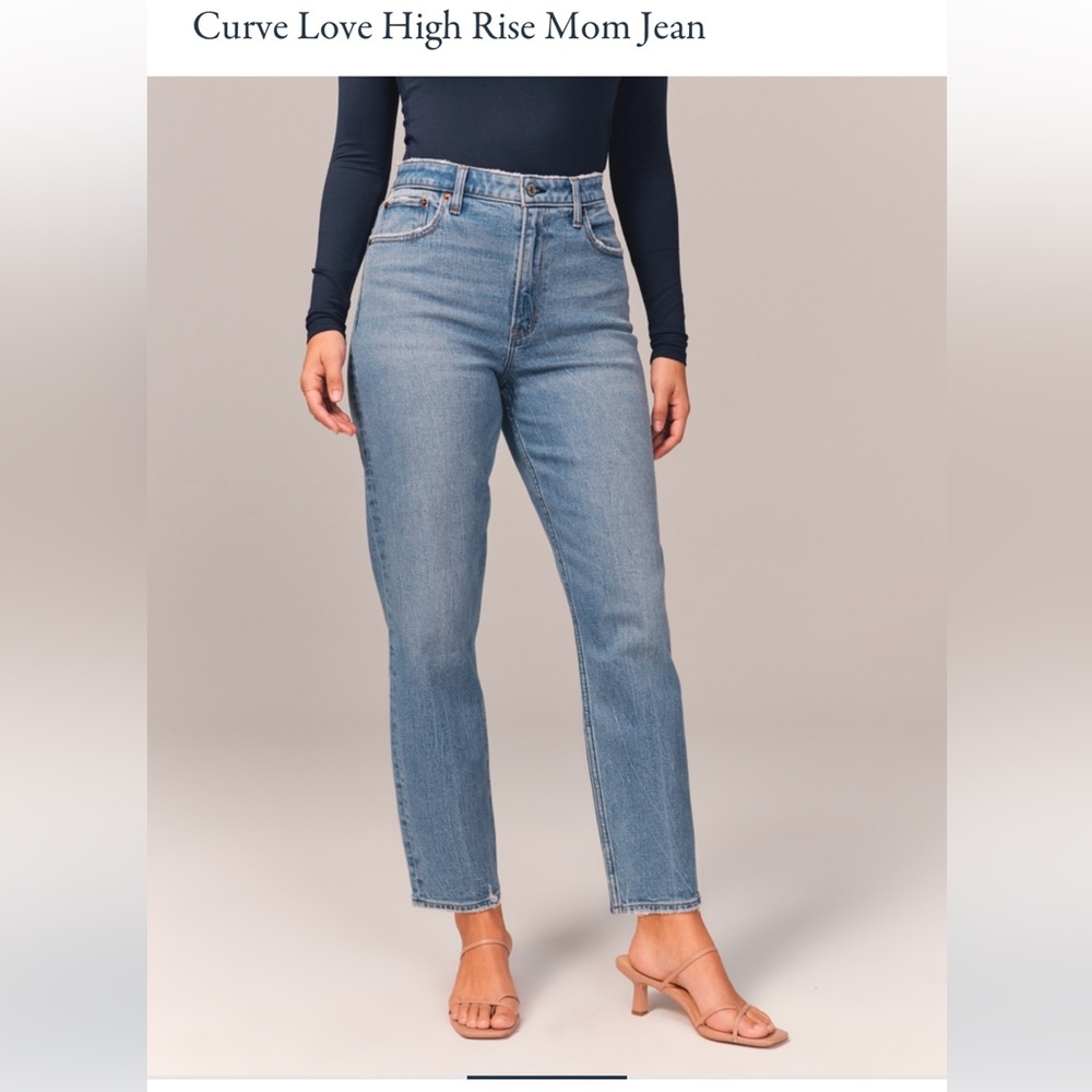 Abercrombie & Fitch “The Mom High Rise” curve love